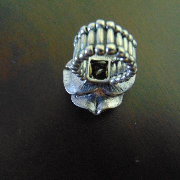 Costume Jewelry- flower ring - Picture 8 of 12